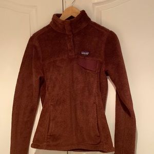 Rust color Patagonia fleece!